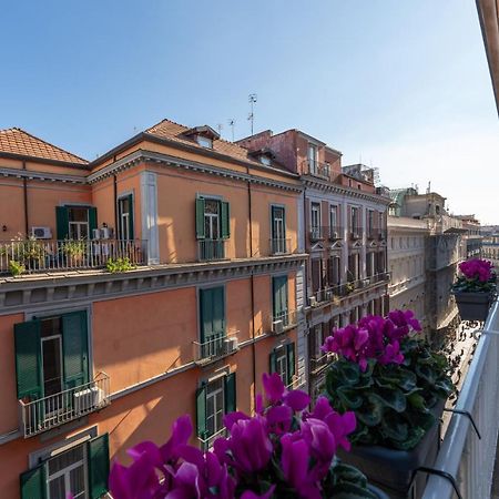 Teatro Toledo 272 Bed & Breakfast Napoli Bagian luar foto