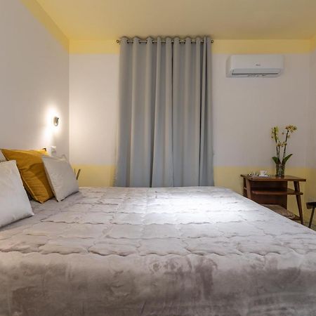 Teatro Toledo 272 Bed & Breakfast Napoli Bagian luar foto
