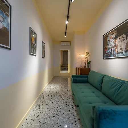 Teatro Toledo 272 Bed & Breakfast Napoli Bagian luar foto