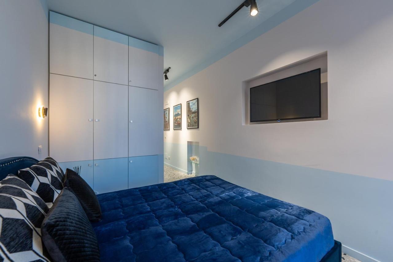 Teatro Toledo 272 Bed & Breakfast Napoli Bagian luar foto