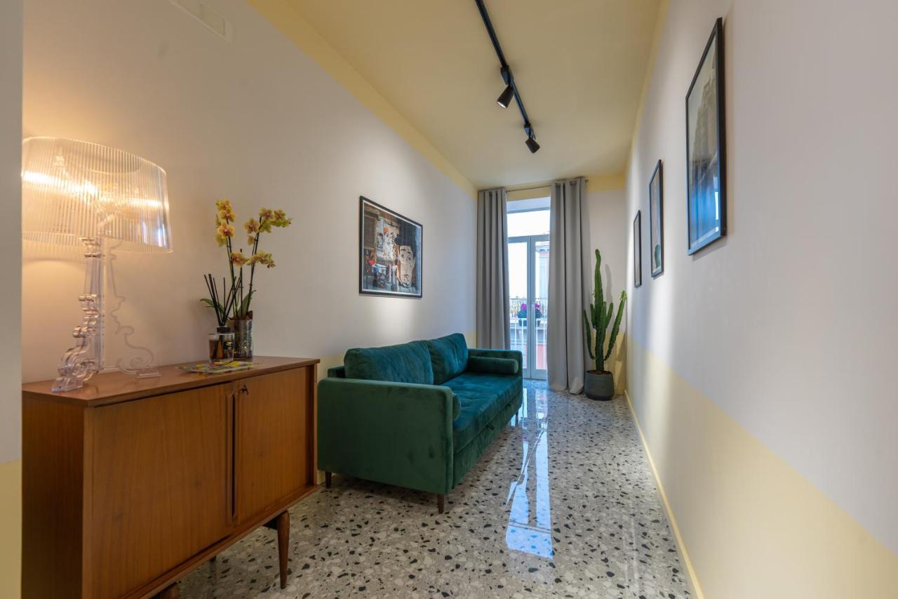 Teatro Toledo 272 Bed & Breakfast Napoli Bagian luar foto