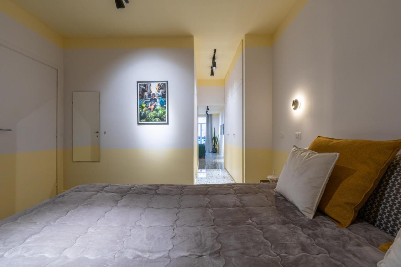 Teatro Toledo 272 Bed & Breakfast Napoli Bagian luar foto