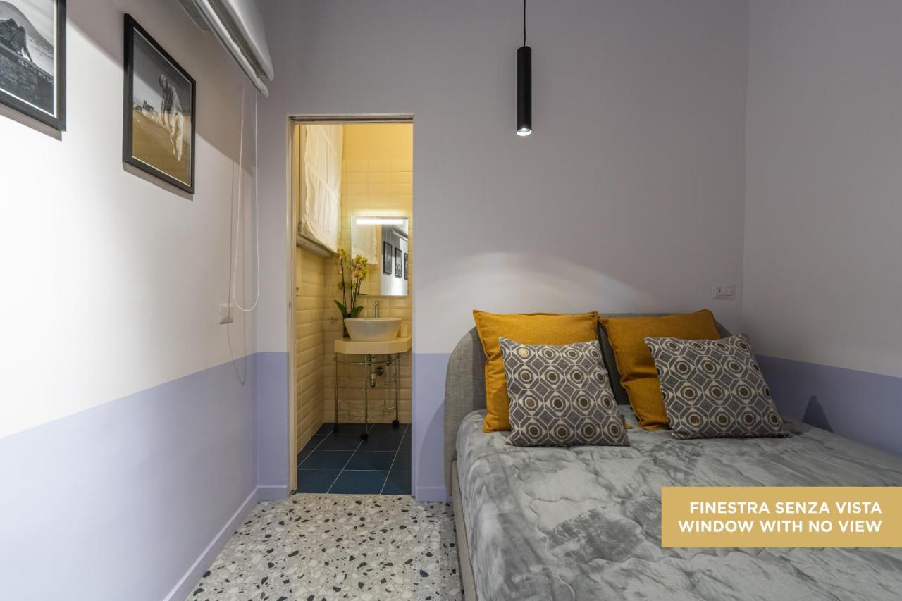 Teatro Toledo 272 Bed & Breakfast Napoli Bagian luar foto