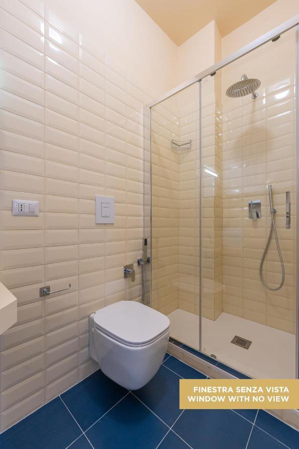 Teatro Toledo 272 Bed & Breakfast Napoli Bagian luar foto